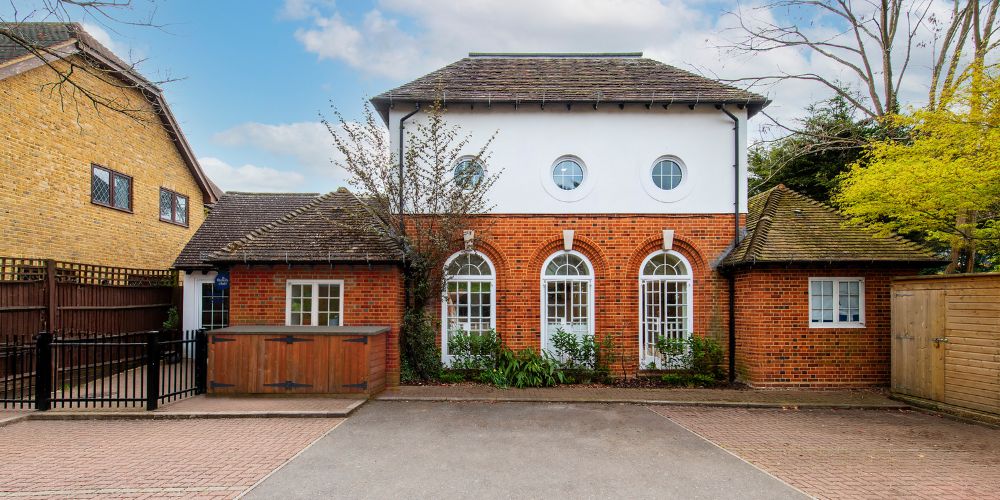 Cobham nursery building - N Family Club